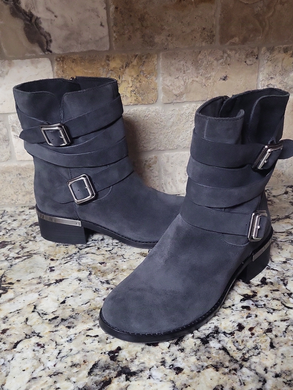 Vince Camuto Webey Gray Suede Ankle Boots Sz 8